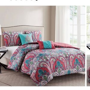 VCNY Home Casa Re`al Reversible Comforter Set